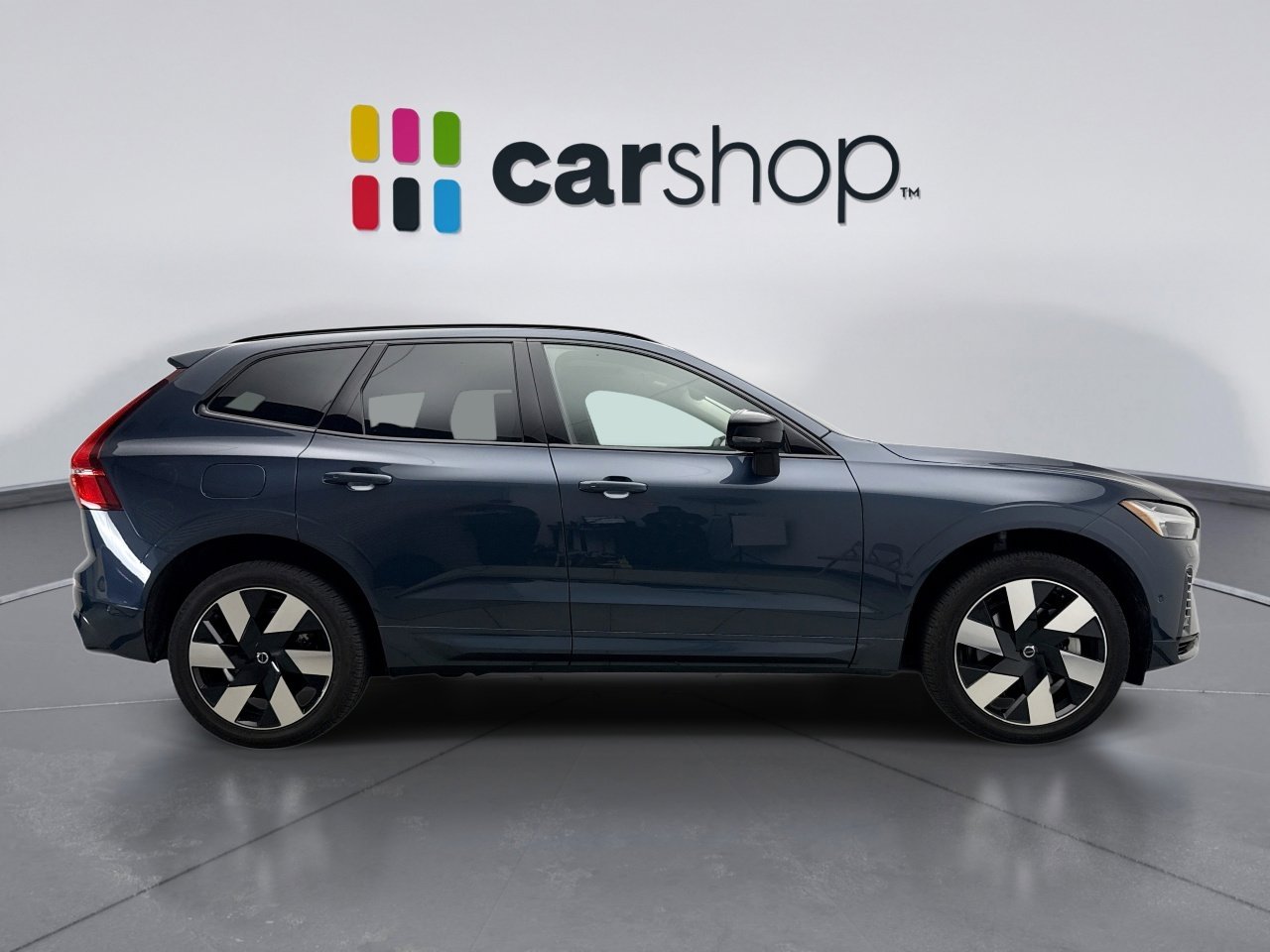 Used 2025 Volvo XC60 T8 Plus w/ Protection Package Premier AWD/4WD image 6