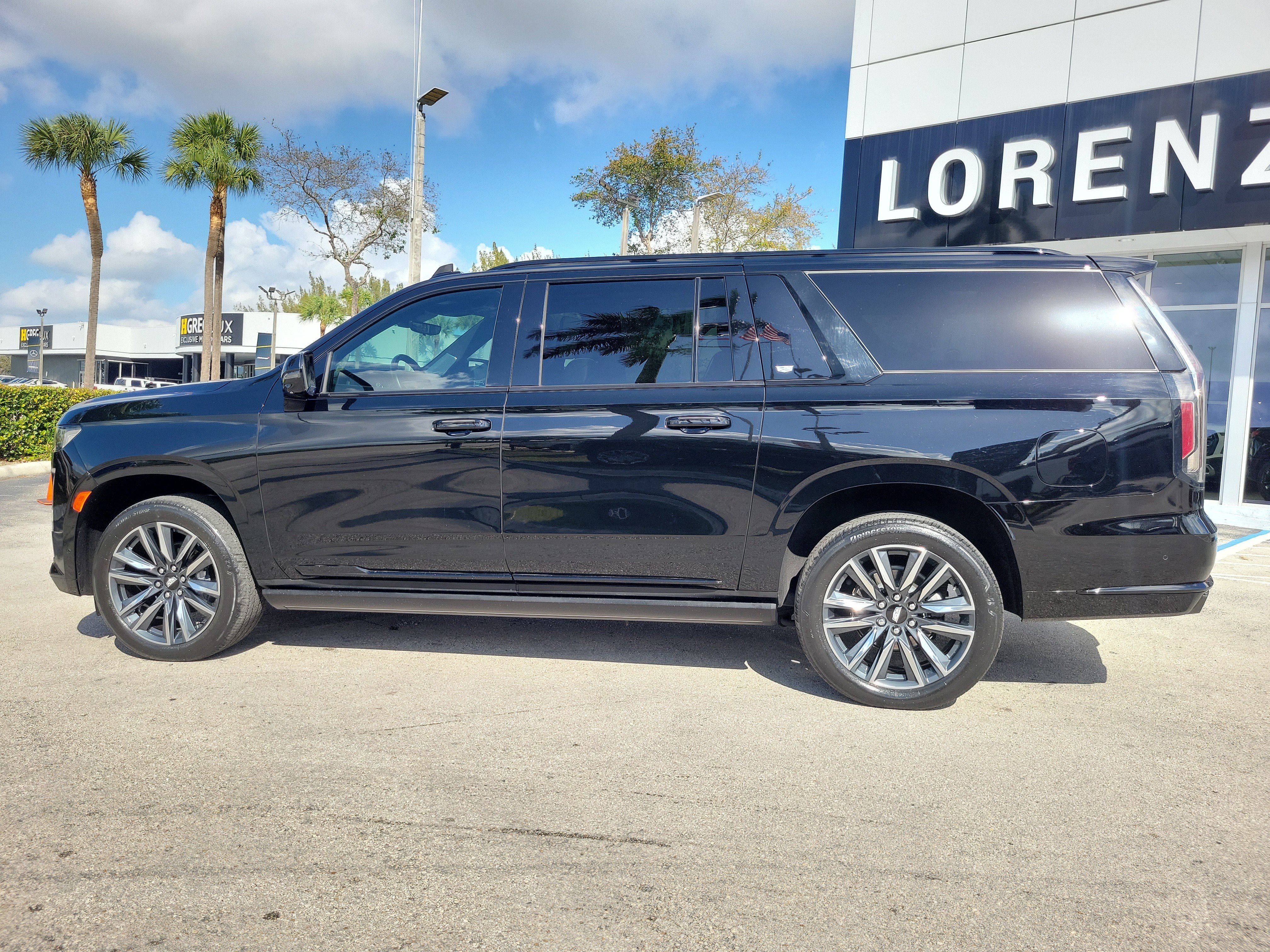 Used 2023 Cadillac Escalade ESV Sport Platinum image 8