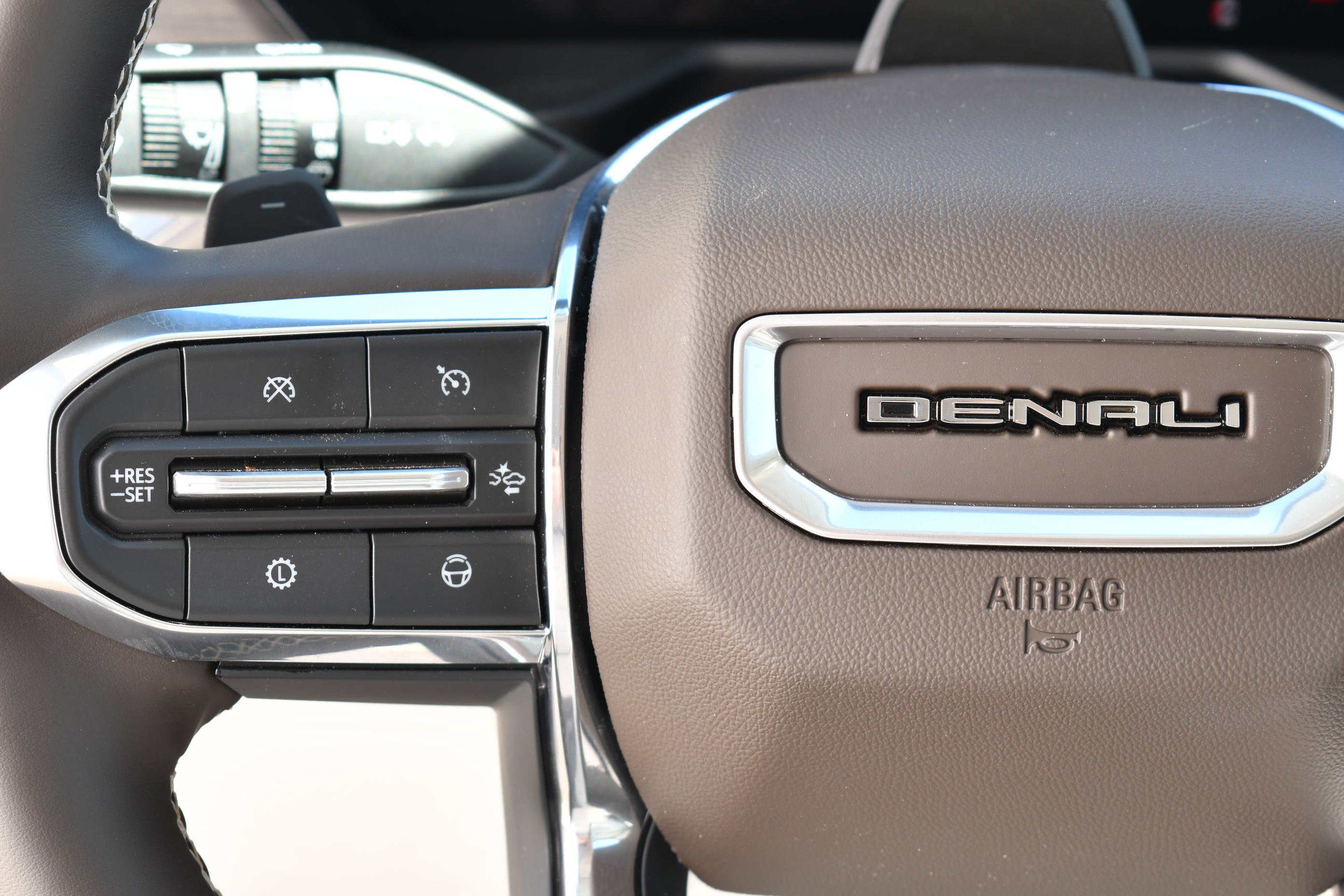 Used 2024 GMC Acadia Denali w/ Super Cruise Package image 20