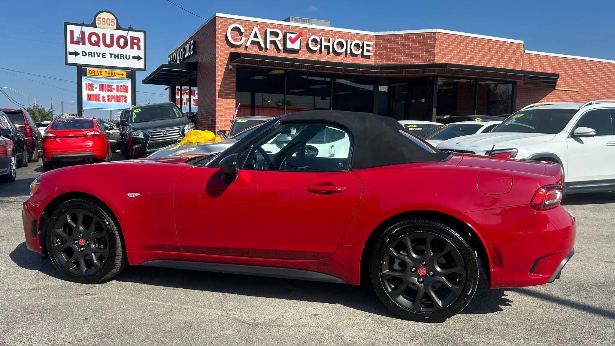 Used 2018 FIAT 124 Spider Abarth image 1