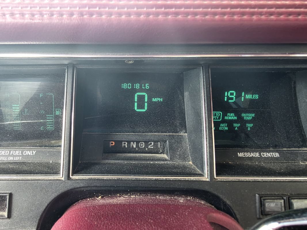 Used 1993 Lincoln Town Car Executive RWD image 12