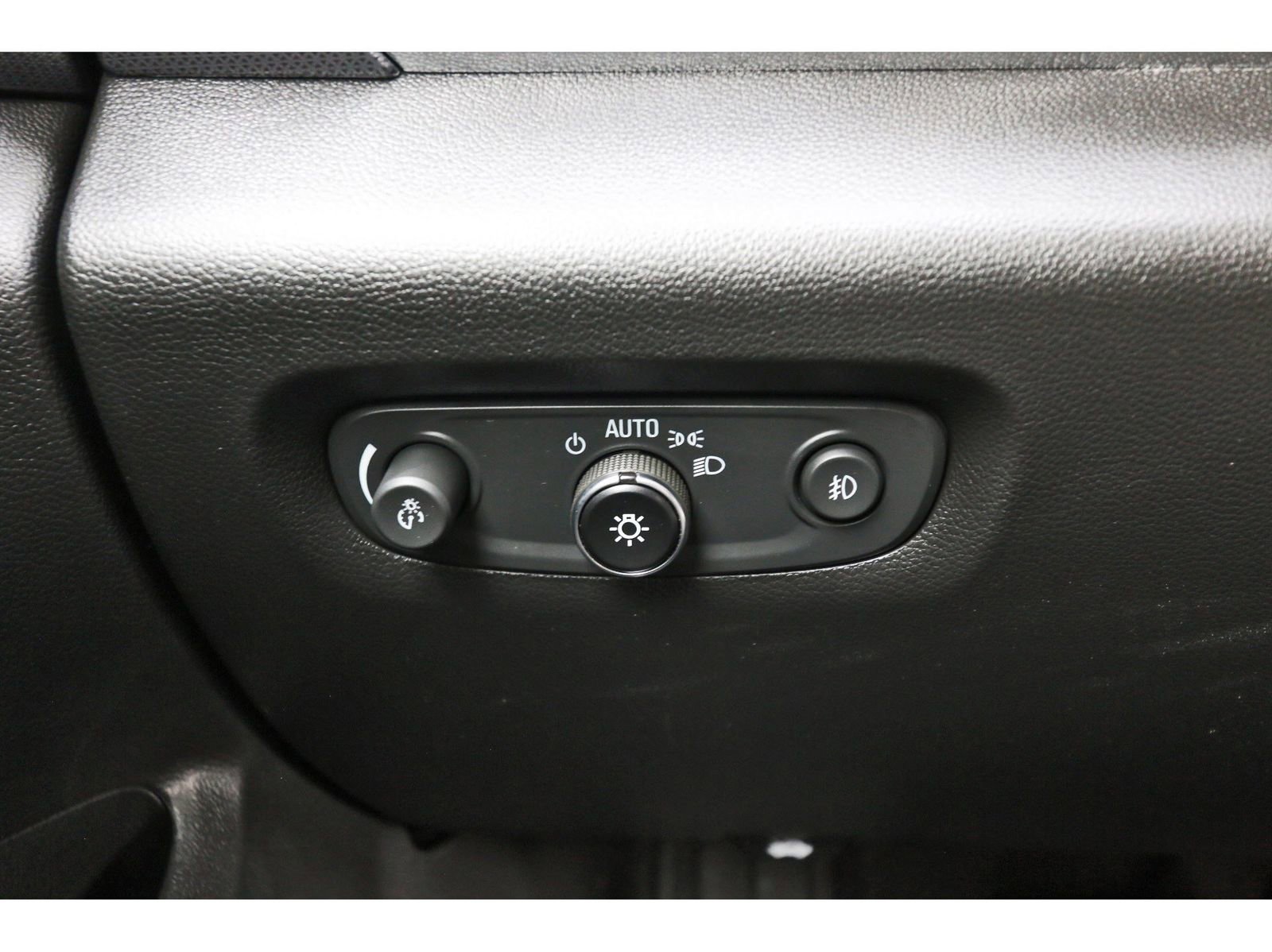 Used 2021 Chevrolet Traverse Premier w/ LPO, Floor Liner Package FWD image 23