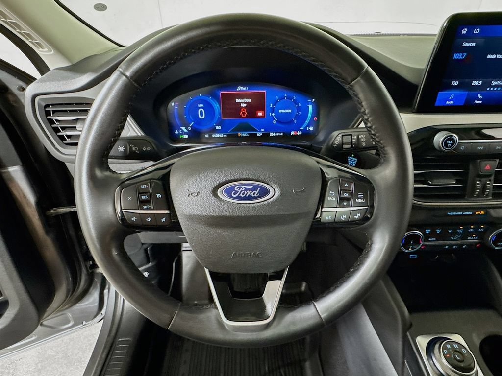 Used 2022 Ford Escape SEL w/ Technology Package AWD/4WD image 9