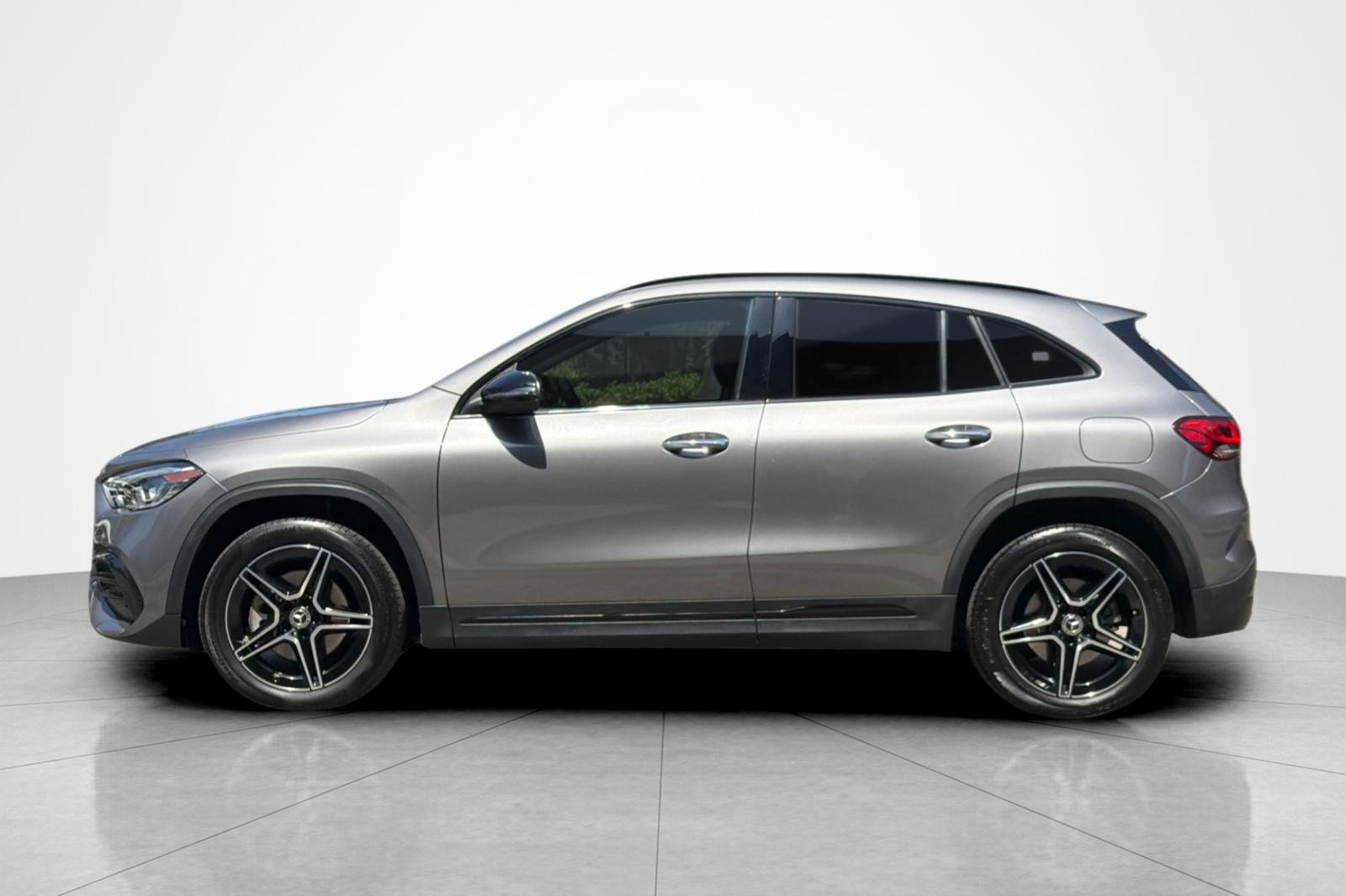 Used 2023 Mercedes-Benz GLA 250 image 2