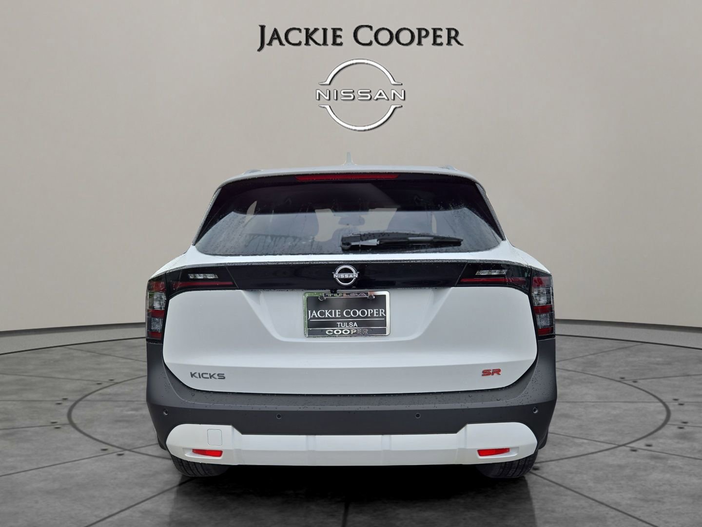 New 2025 Nissan Kicks SR FWD image 4