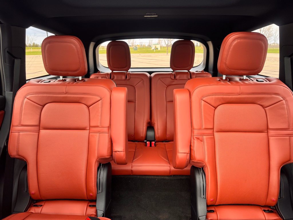 New 2026 Lincoln Aviator Reserve w/ Jet Appearance Package AWD/4WD image 26