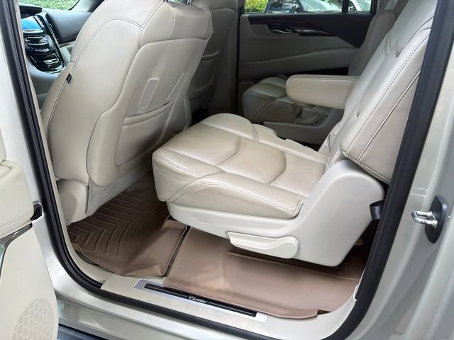 Used 2015 Cadillac Escalade ESV Luxury RWD image 21
