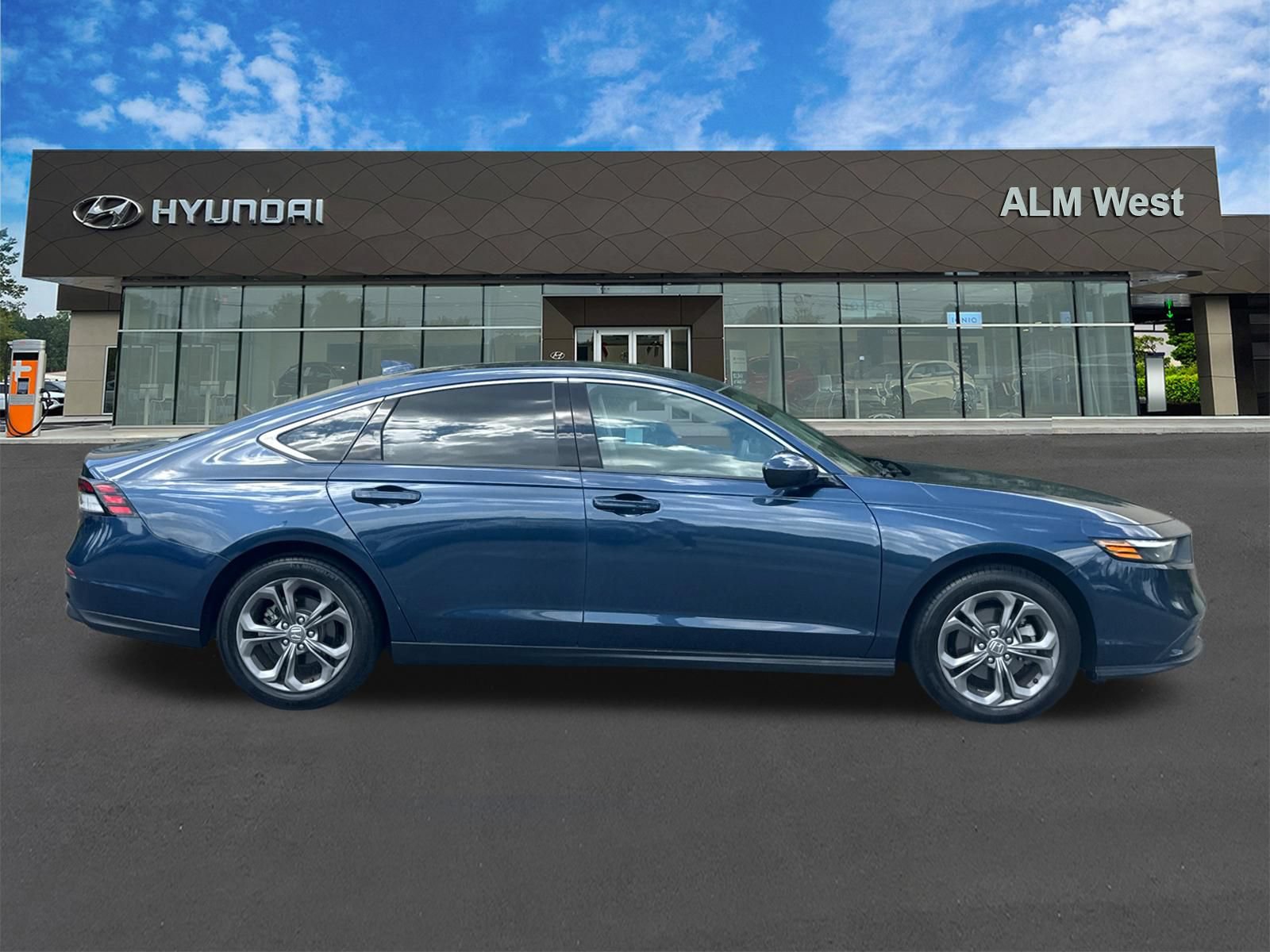 Used 2024 Honda Accord EX image 4
