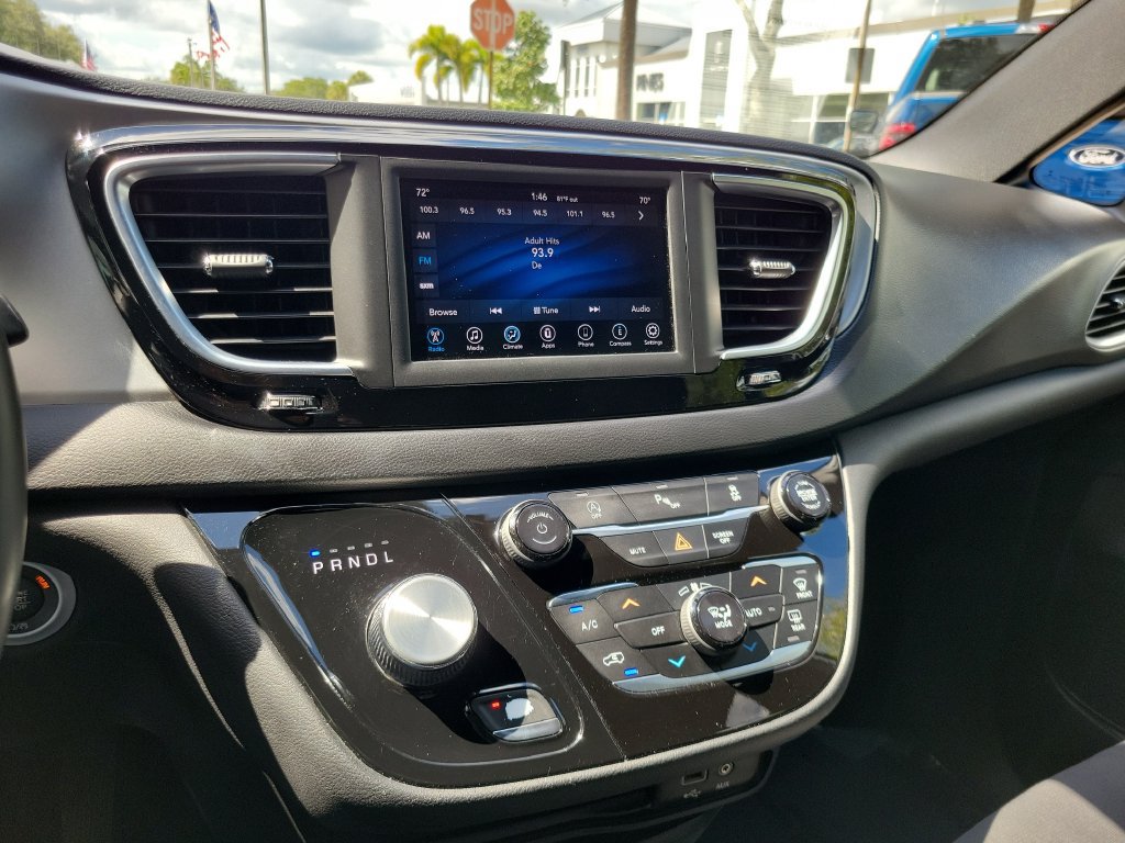Used 2018 Chrysler Pacifica Touring Plus w/ S Appearance Package FWD image 26