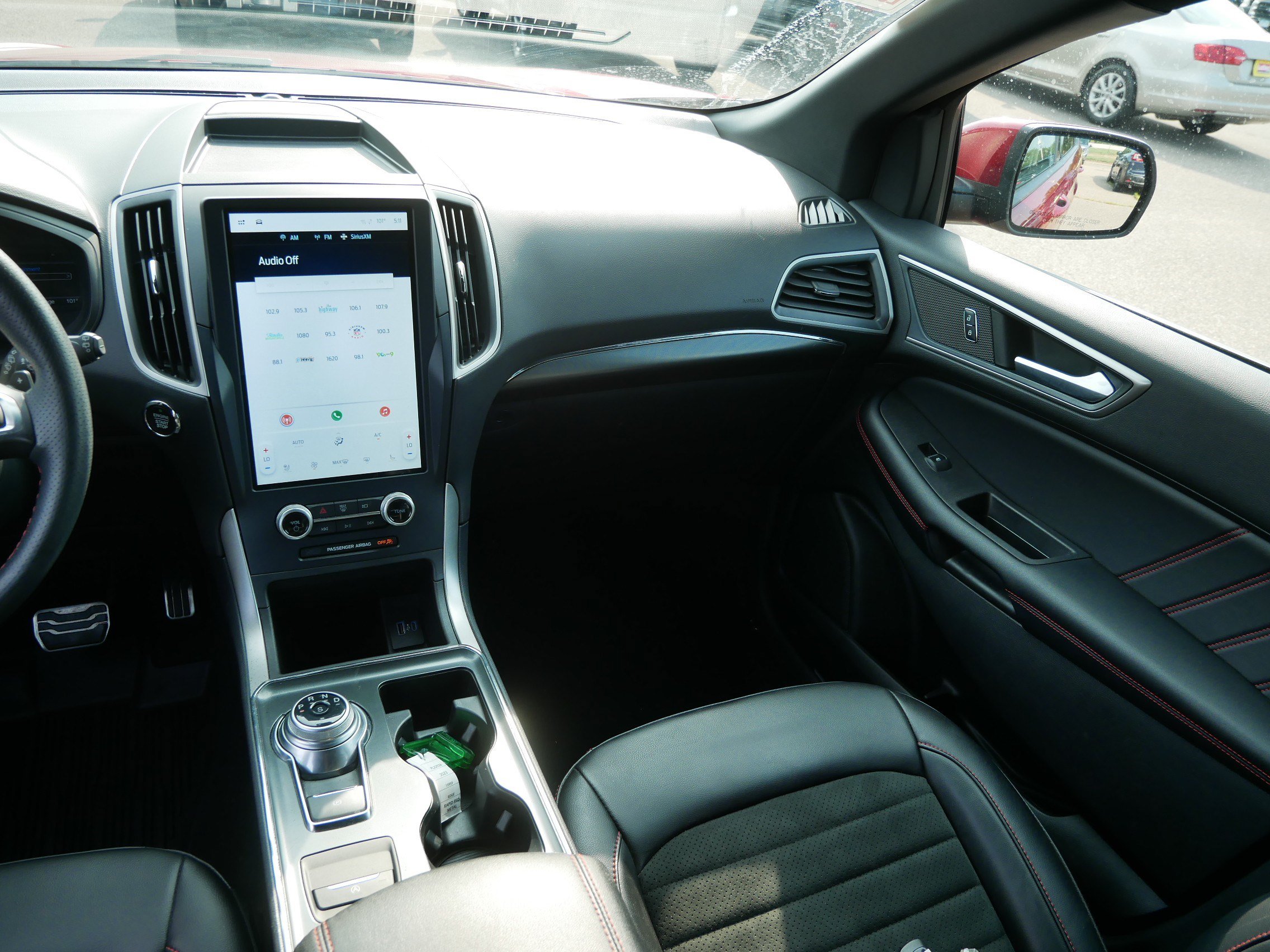 Used 2023 Ford Edge ST-Line w/ Class II Trailer Tow Package AWD/4WD image 11