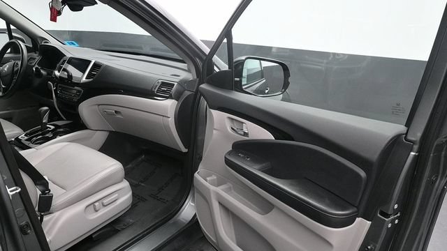Used 2017 Honda Ridgeline RTL-E image 12