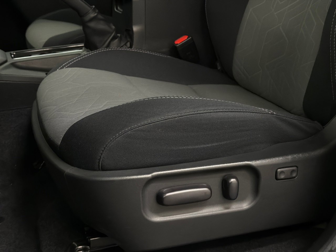 Used 2022 Toyota Tacoma TRD Off-Road image 16