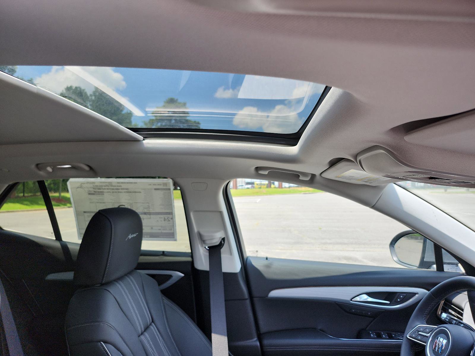 New 2025 Buick Envision Avenir image 8