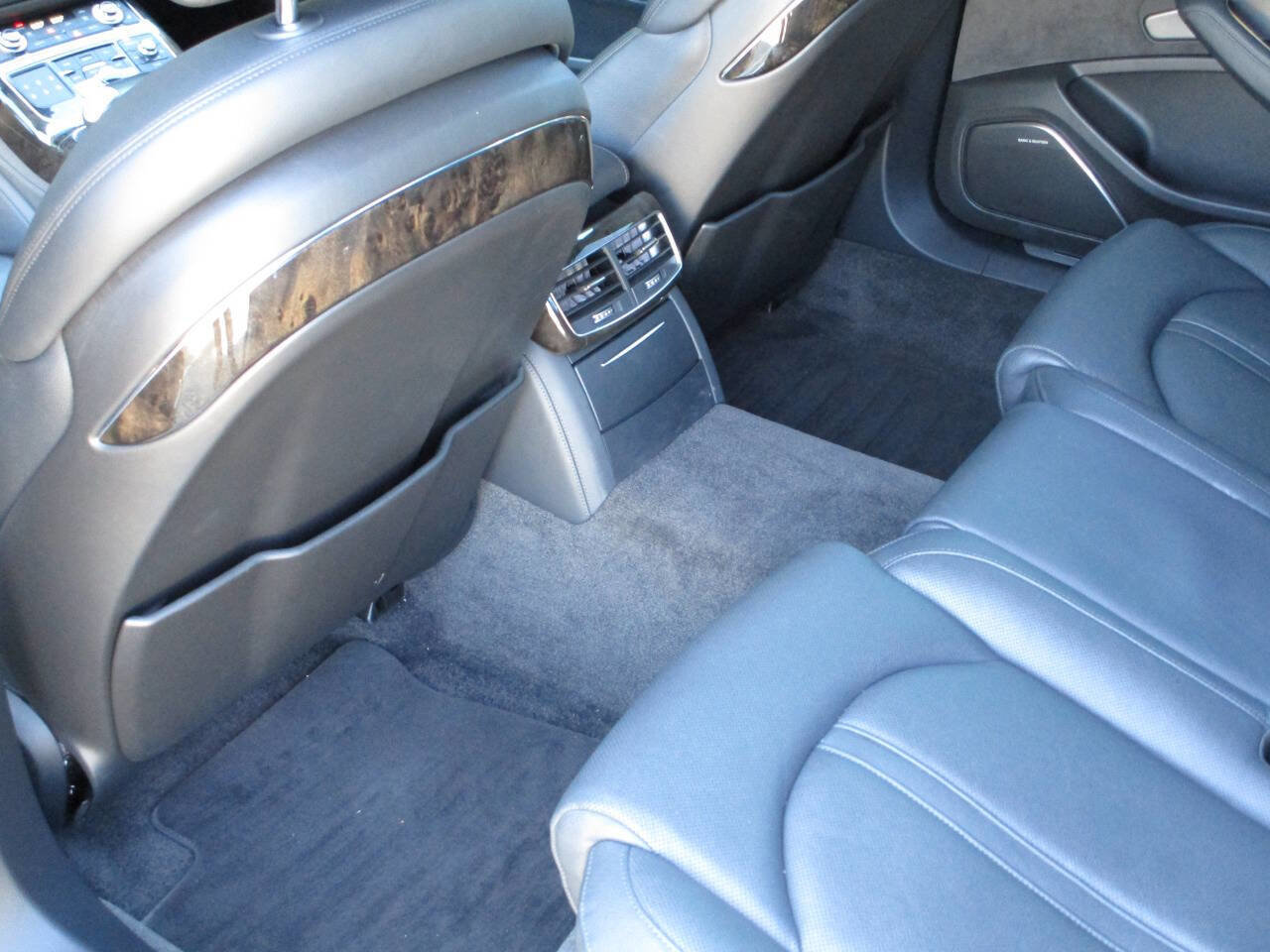 Used 2015 Audi A8 L 4.0T w/ Premium Package image 12