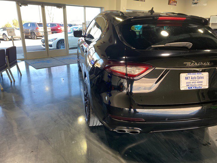 Used 2018 Maserati Levante GranSport image 10