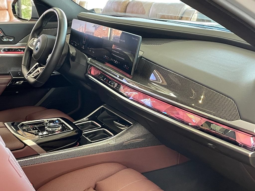 Used 2023 BMW i7 xDrive60 AWD/4WD image 32