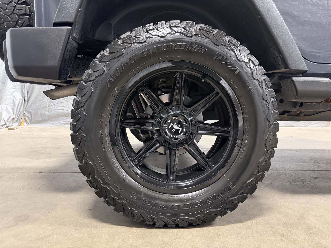 Used 2018 Jeep Wrangler Unlimited Sport w/ Connectivity Group image 10