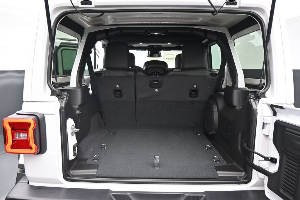 New 2027 Jeep Wrangler Unlimited Rubicon AWD/4WD image 27