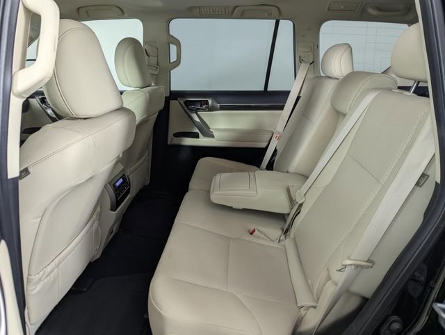 Used 2020 Lexus GX 460 Premium w/ Premium Package image 17