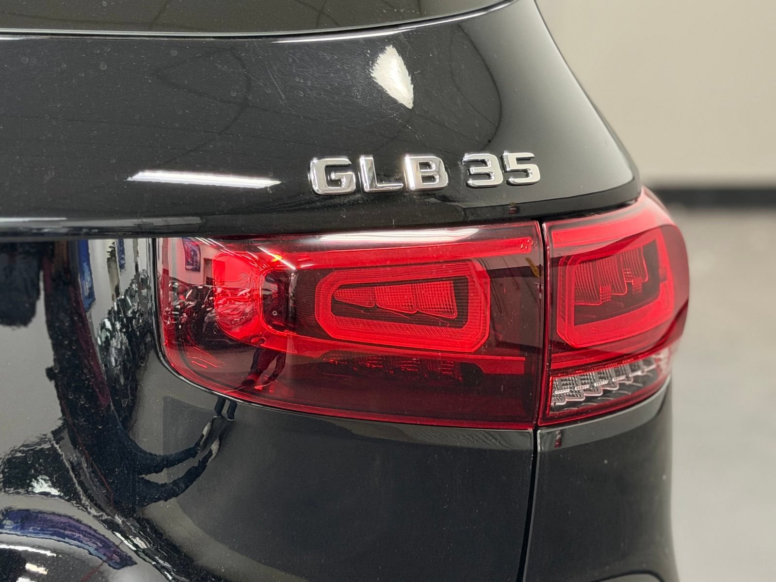 Certified 2022 Mercedes-Benz GLB 35 AMG 4MATIC image 15