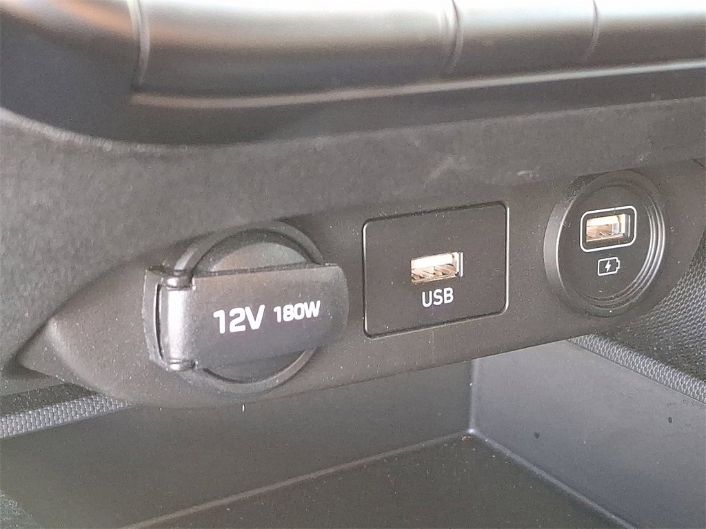 Used 2022 Hyundai Elantra SEL image 24