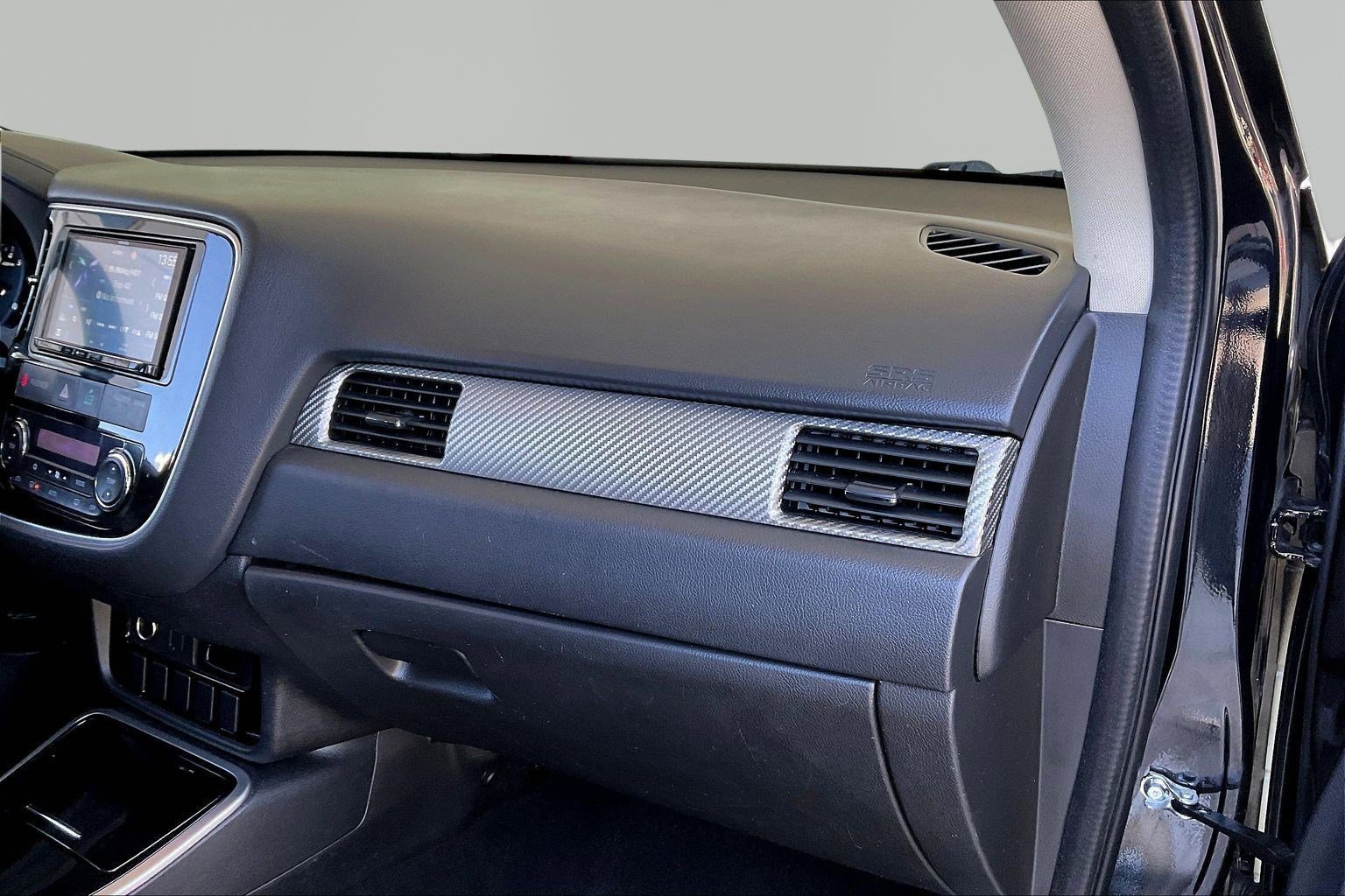 Used 2017 Mitsubishi Outlander SE image 25