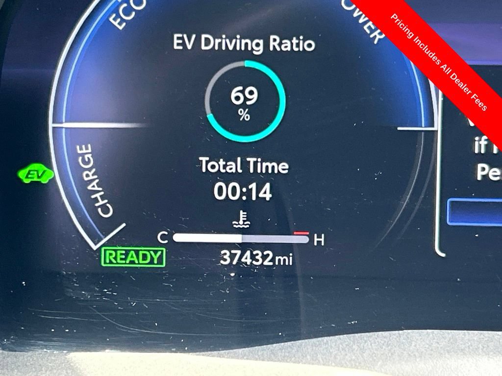 Used 2025 Toyota Camry XSE FWD image 11