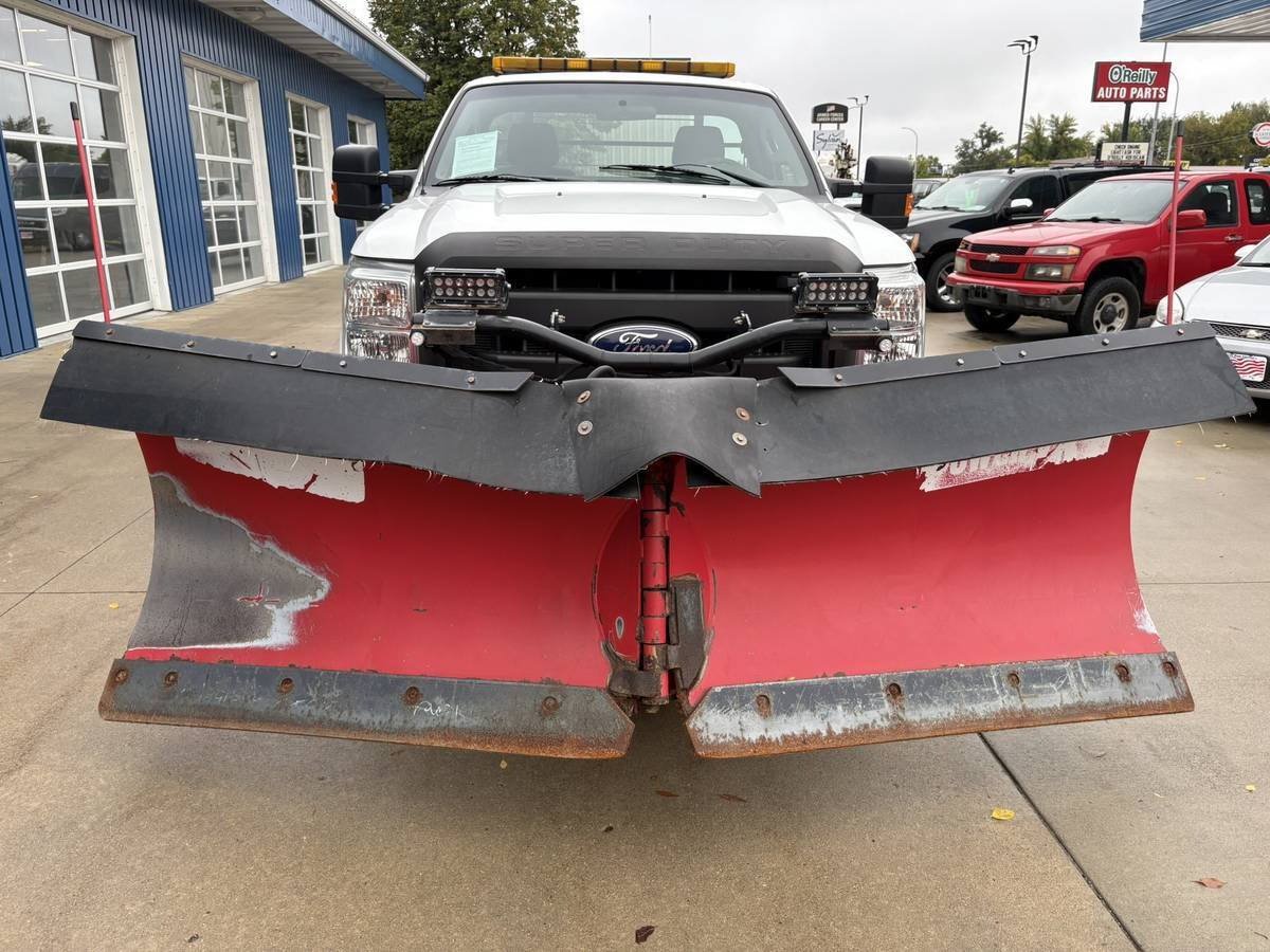 Used 2011 Ford F250 XL w/ PWR Equipment Group AWD/4WD image 3