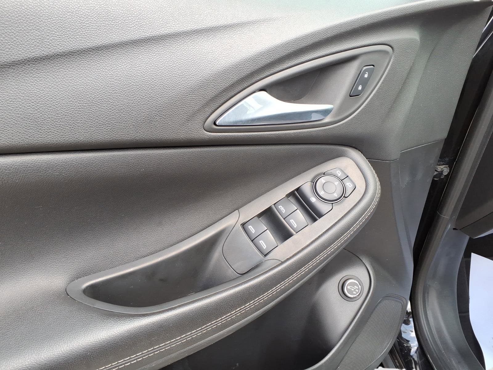 Used 2021 Buick Encore GX Select w/ Sport Touring Package AWD/4WD image 13