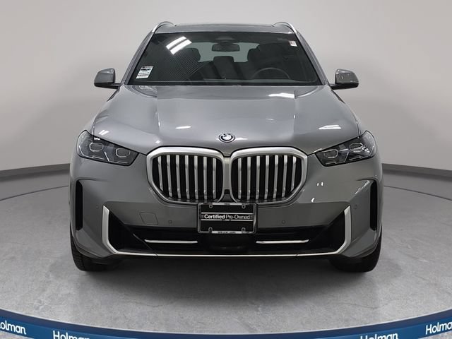 Used 2025 BMW X5 xDrive50e w/ Parking Assistance Package AWD/4WD image 2
