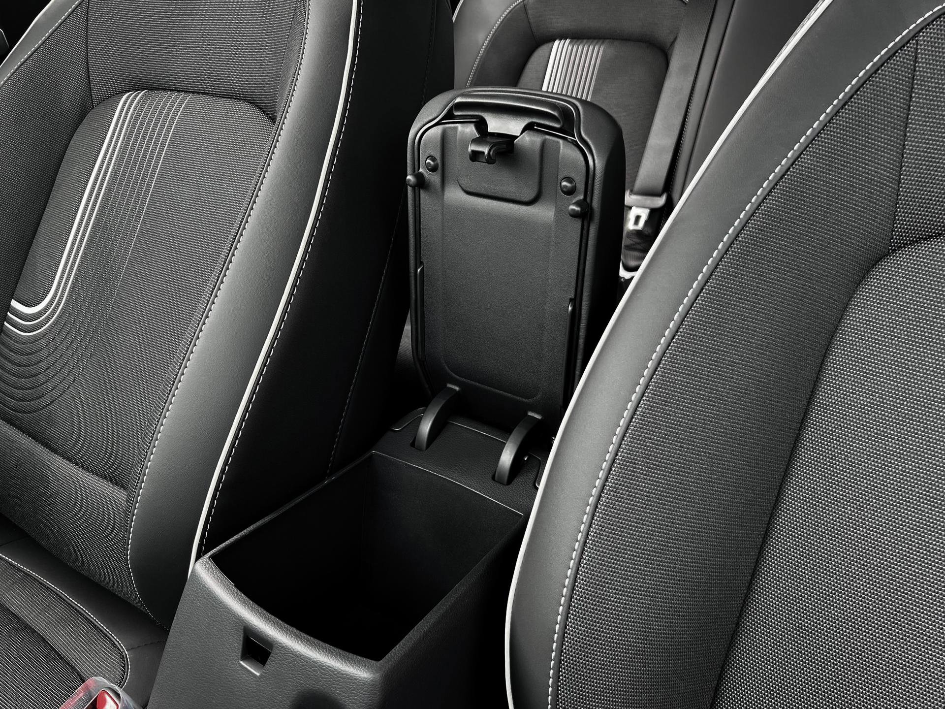 New 2025 Hyundai Venue Limited FWD image 18