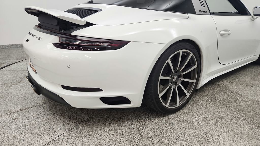 Used 2017 Porsche 911 Targa 4S AWD/4WD image 28