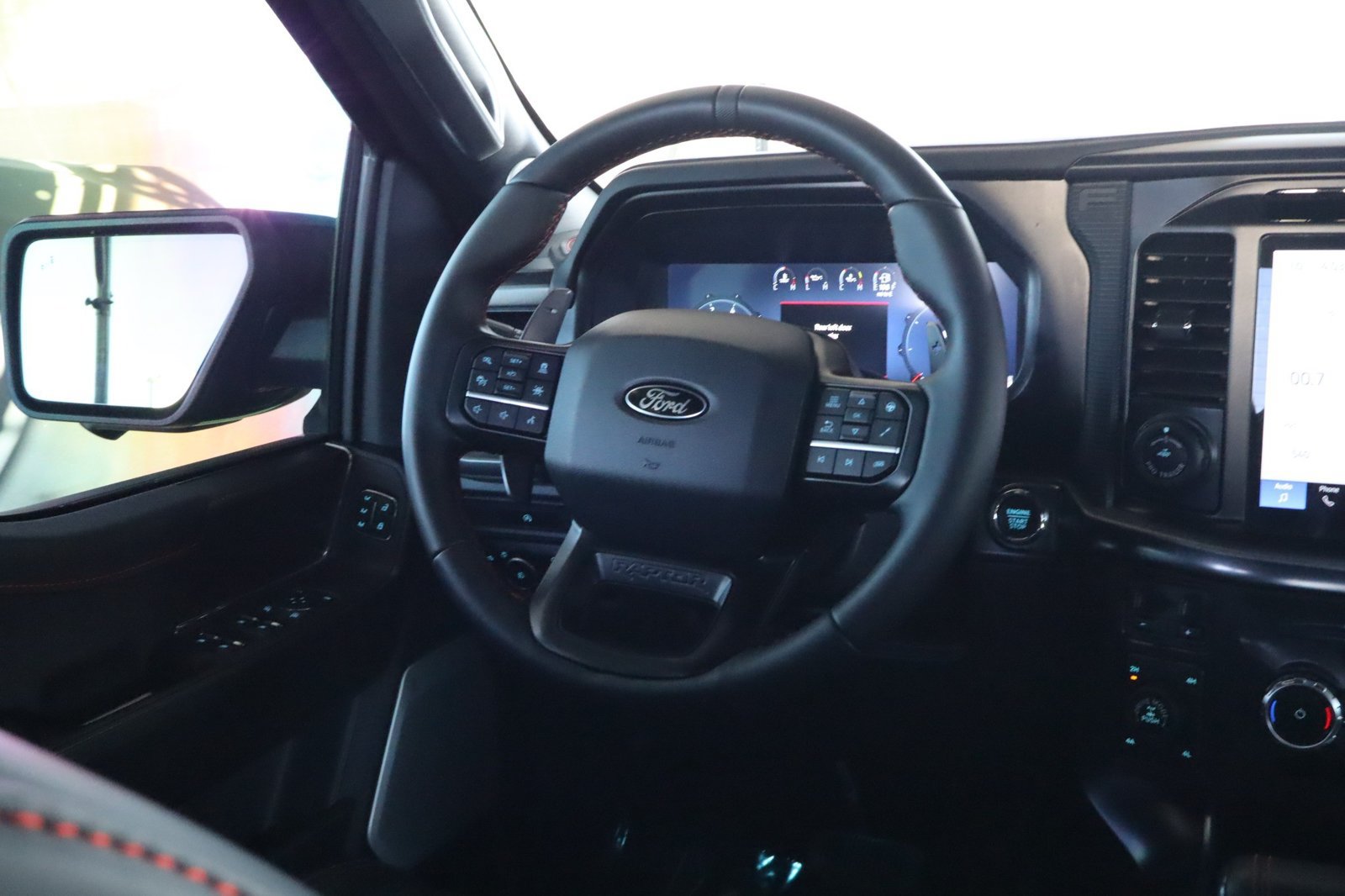 Used 2025 Ford F150 Raptor AWD/4WD image 30
