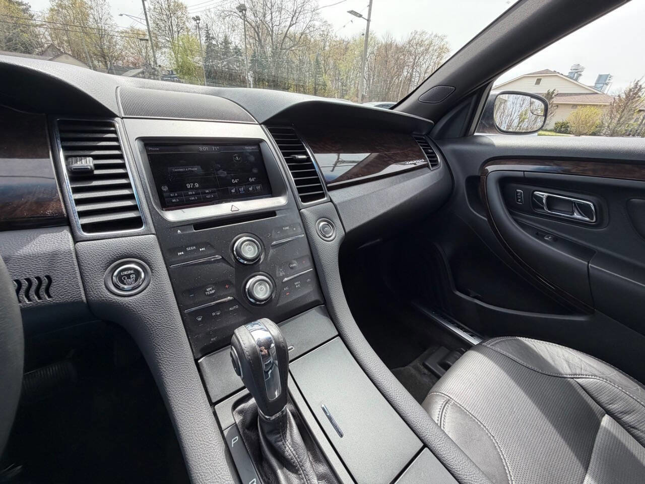 Used 2014 Ford Taurus Limited FWD image 19