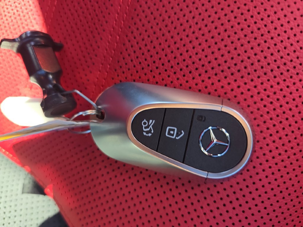 New 2027 Mercedes-Benz GLC 300 4MATIC image 29