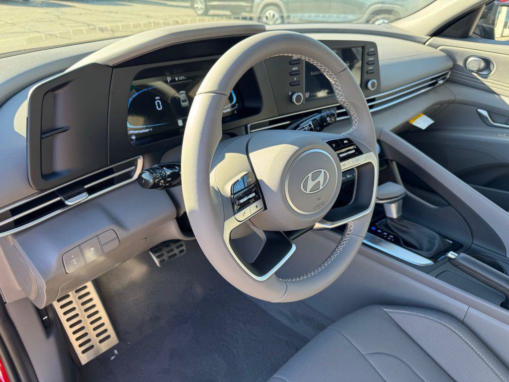 New 2025 Hyundai Elantra Sport FWD image 15
