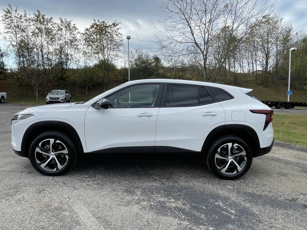 Used 2024 Chevrolet Trax RS w/ Driver Confidence Package image 6