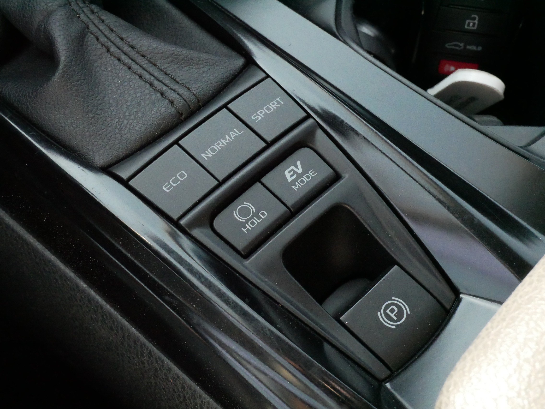 Certified 2025 Toyota Camry LE FWD image 25