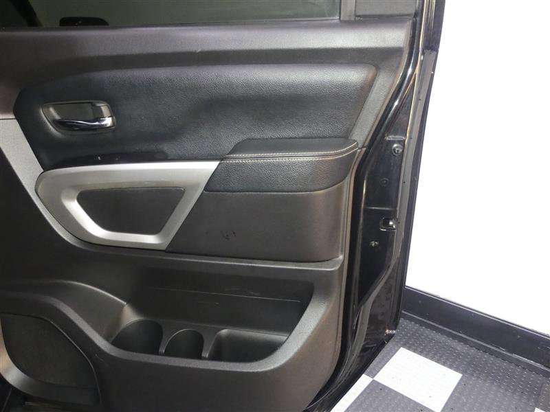 Used 2019 Nissan Titan PRO-4X image 24