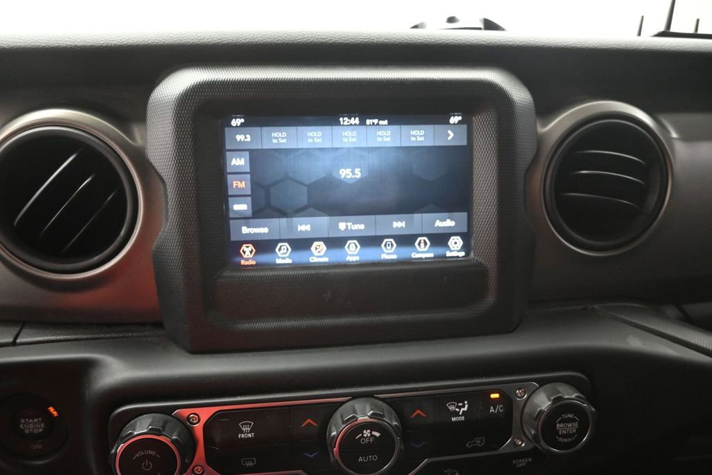 Used 2018 Jeep Wrangler Unlimited Sport S AWD/4WD image 9