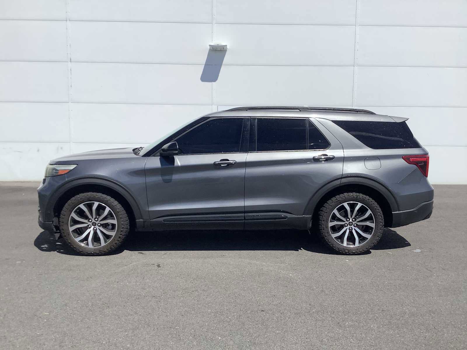 Used 2021 Ford Explorer ST w/ Equipment Group 401A AWD/4WD image 2