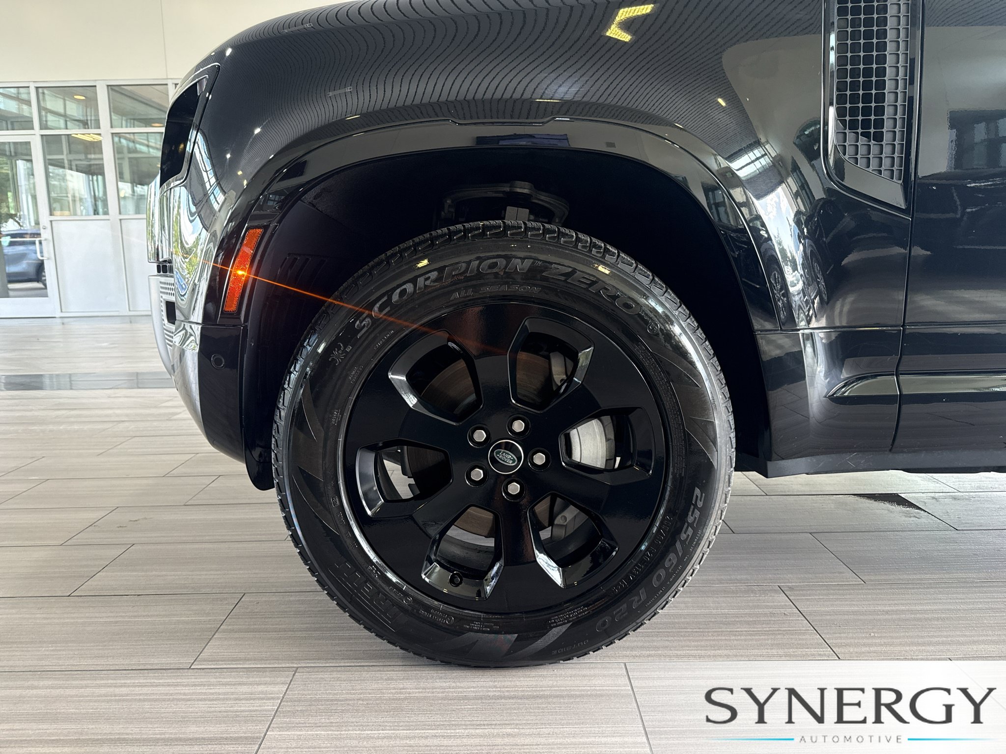 Used 2022 Land Rover Defender 110 X-Dynamic SE AWD/4WD image 8