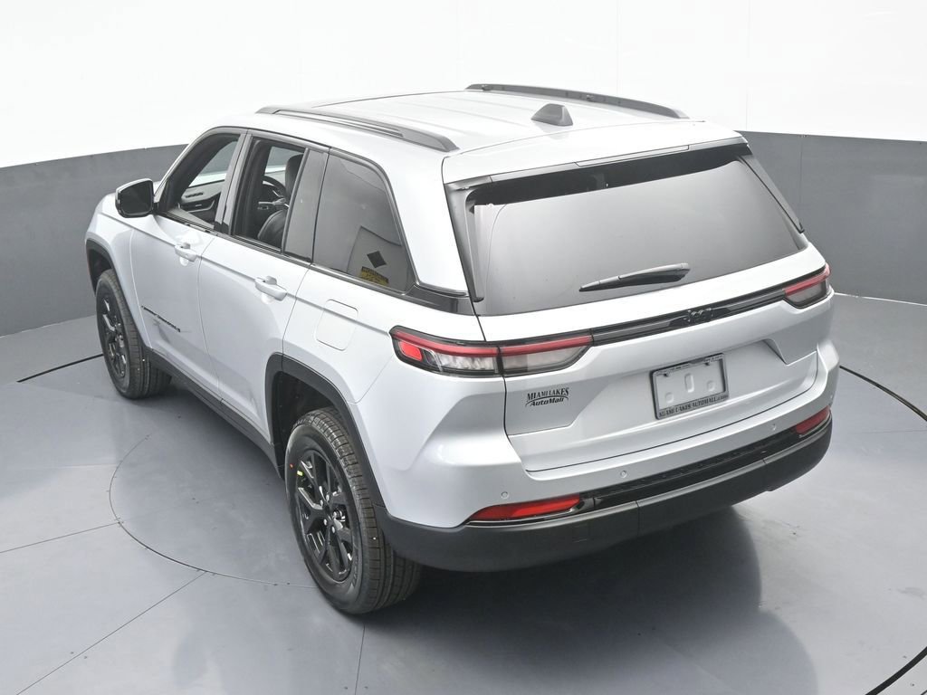 New 2025 Jeep Grand Cherokee Altitude image 44