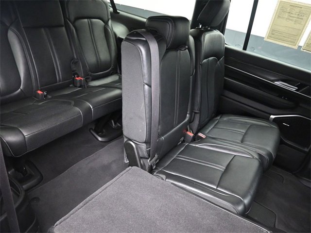 Used 2023 Jeep Wagoneer L Series II image 29