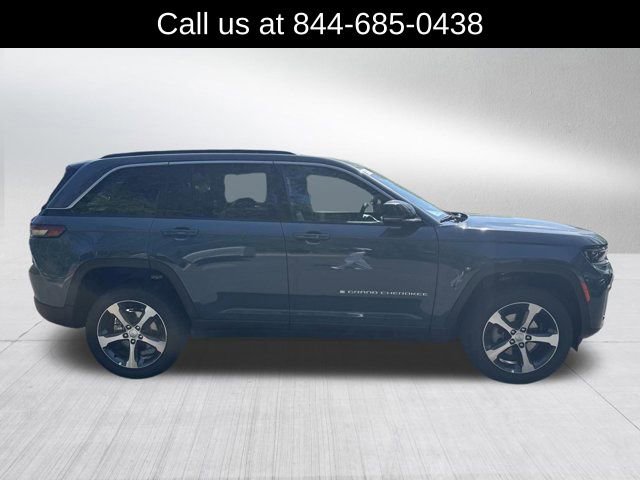 New 2026 Jeep Grand Cherokee Limited RWD image 4