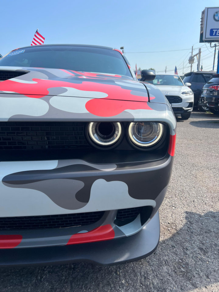 Used 2017 Dodge Challenger SRT Hellcat image 4