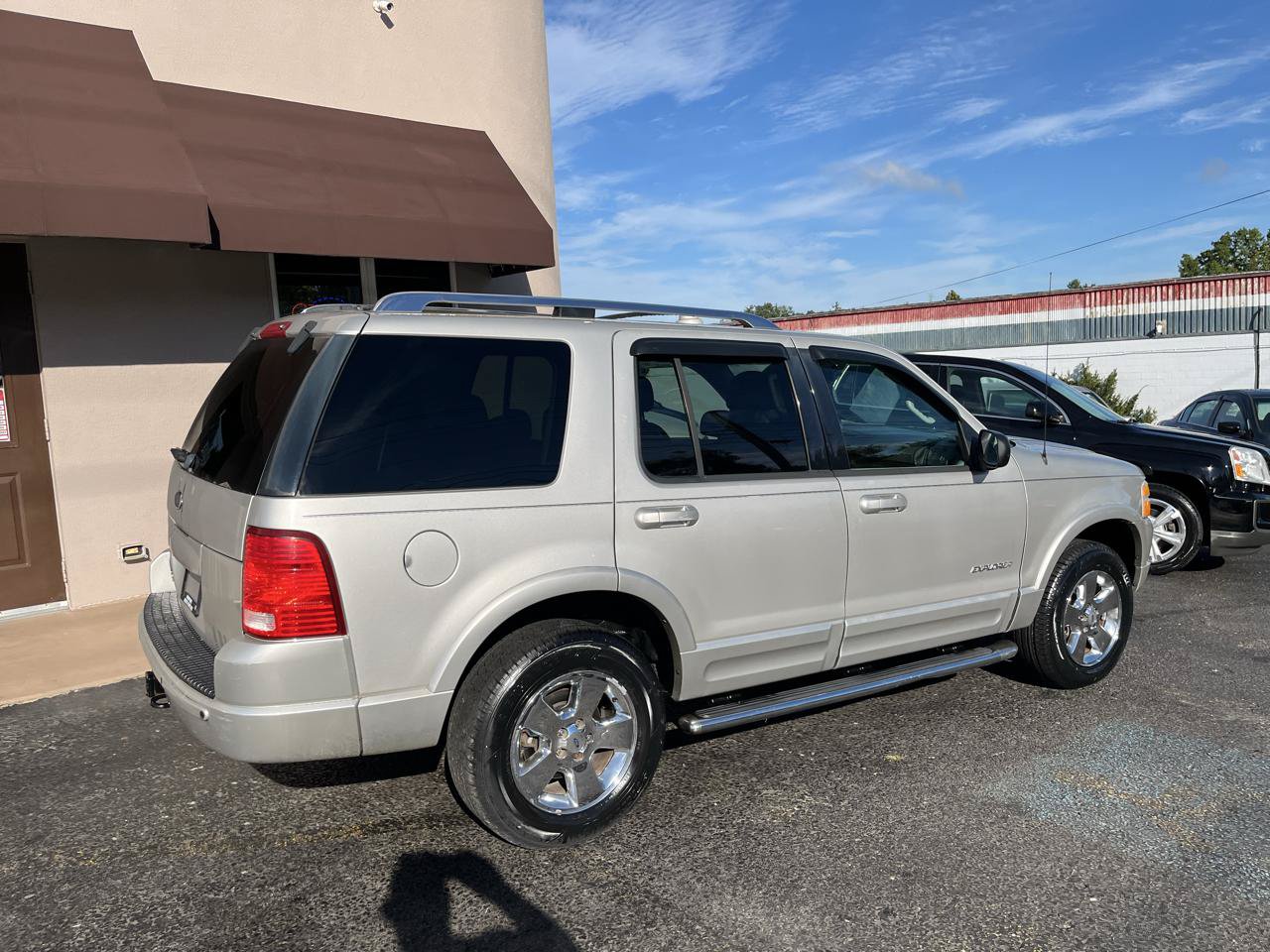 Used 2004 Ford Explorer Limited AWD/4WD image 3