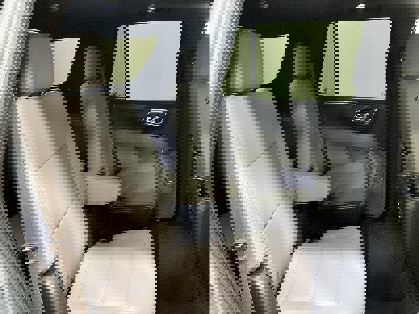 Used 2023 Chevrolet Tahoe Z71 w/ Luxury Package image 17