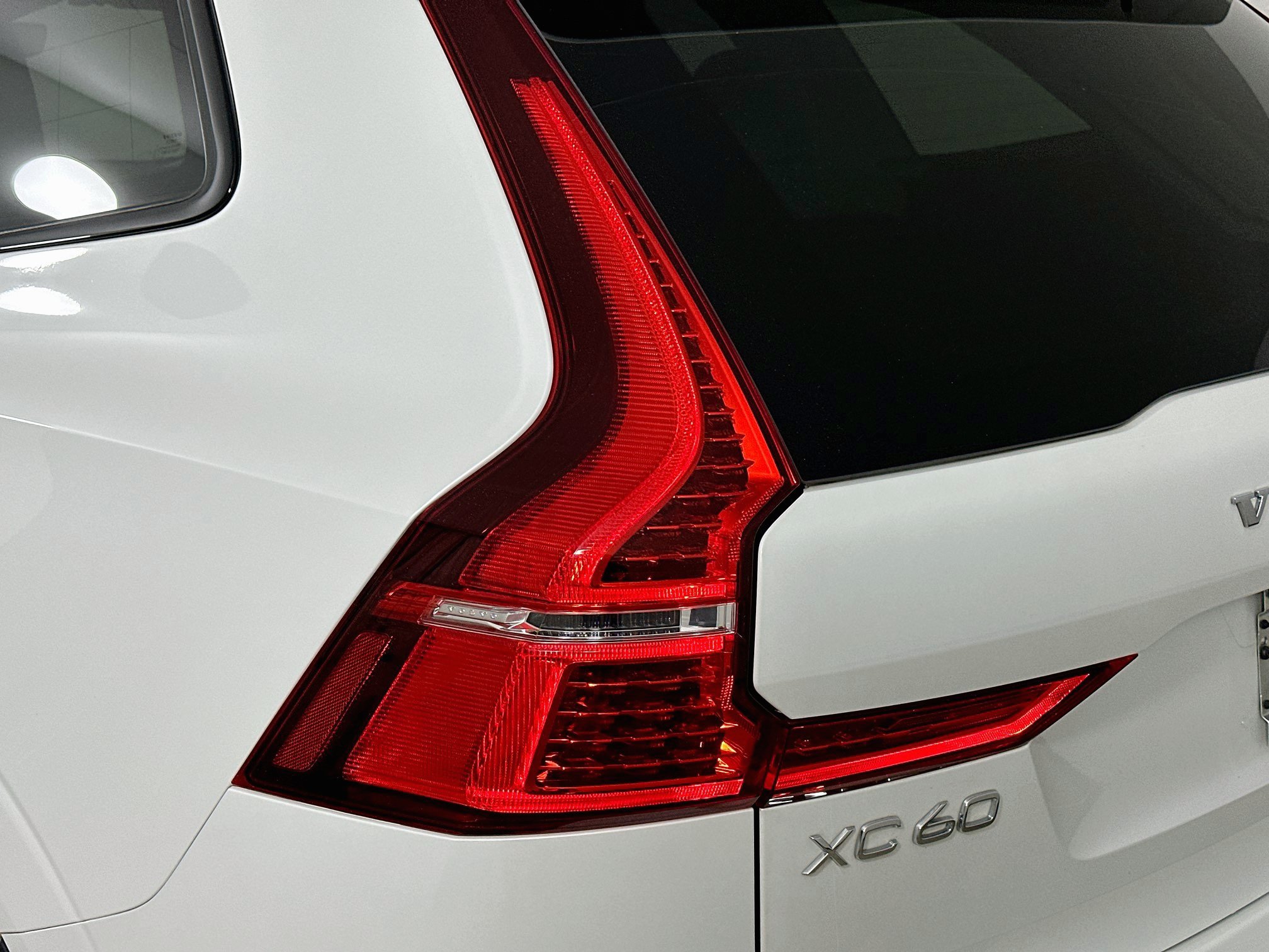 Used 2024 Volvo XC60 B5 Ultimate w/ Climate Package AWD/4WD image 40