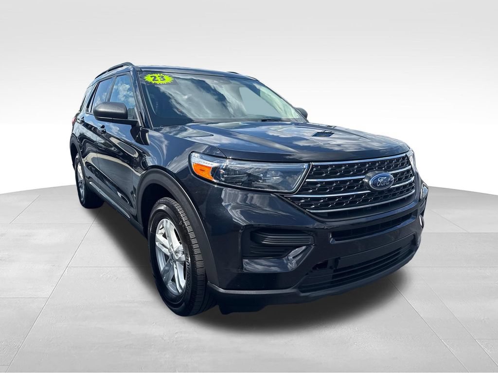 Used 2023 Ford Explorer XLT AWD/4WD image 8